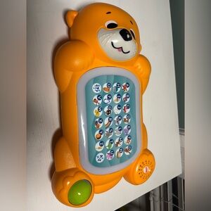 Fisher-Price Linkimals A to Z Otter - Interactive Educational Toy with Music